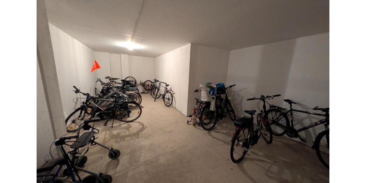 Dachgeschoßwohnung Nürnberg Hasenbuck - 3 Zimmer, 105 m&sup2;, 385.000&euro; | Angebot:26997912
