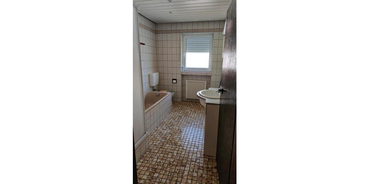 Etagenwohnung Urmitz - 7 Zimmer, 160 m&sup2;, 300.000&euro; | Angebot:26709840