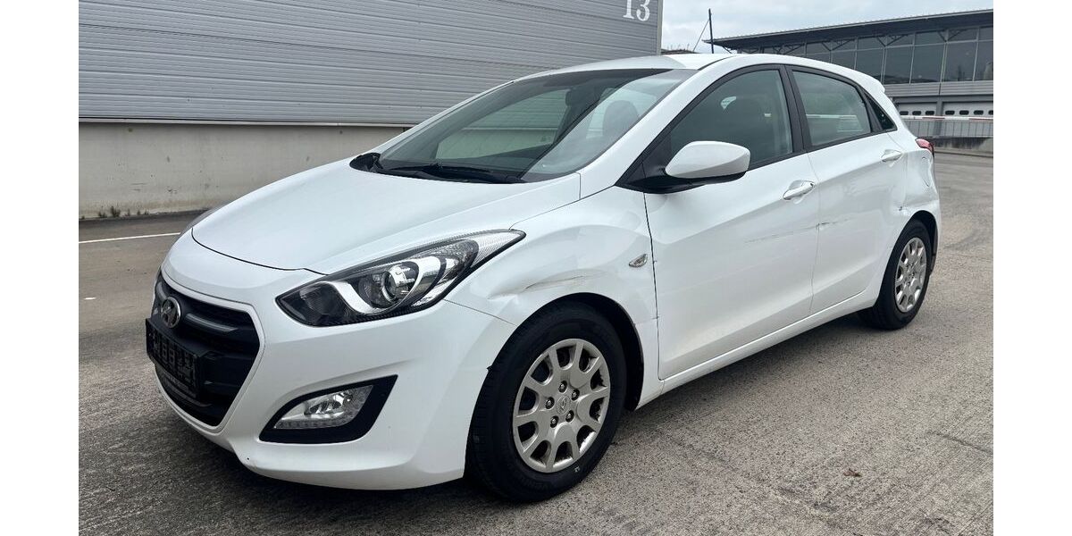 Hyundai i30 231.171 km 4.900 &euro; Ilsfeld 74360