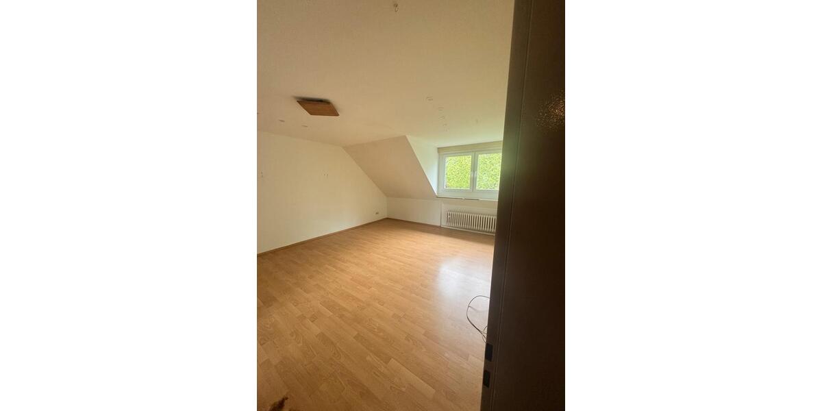 Dachgeschoßwohnung Köln Mülheim - 5 Zimmer, 105 m&sup2;, 370.000&euro; | Angebot:26706652