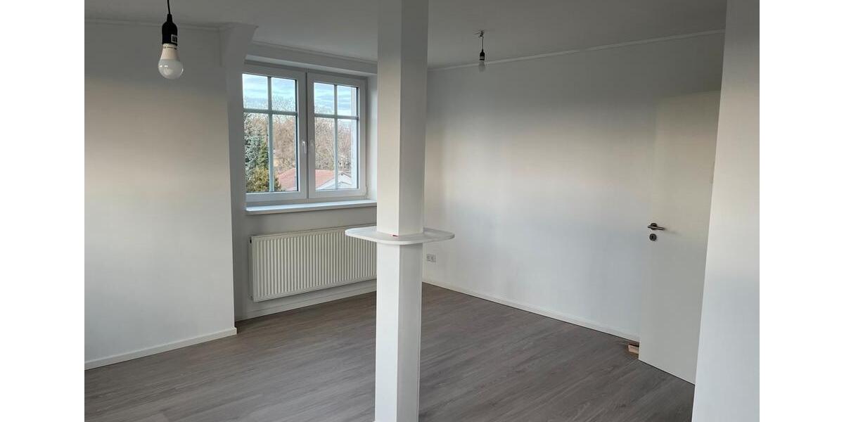 Dachgeschoßwohnung Neuhardenberg - 3 Zimmer, 87 m&sup2;, 609&euro; | Angebot:23699237