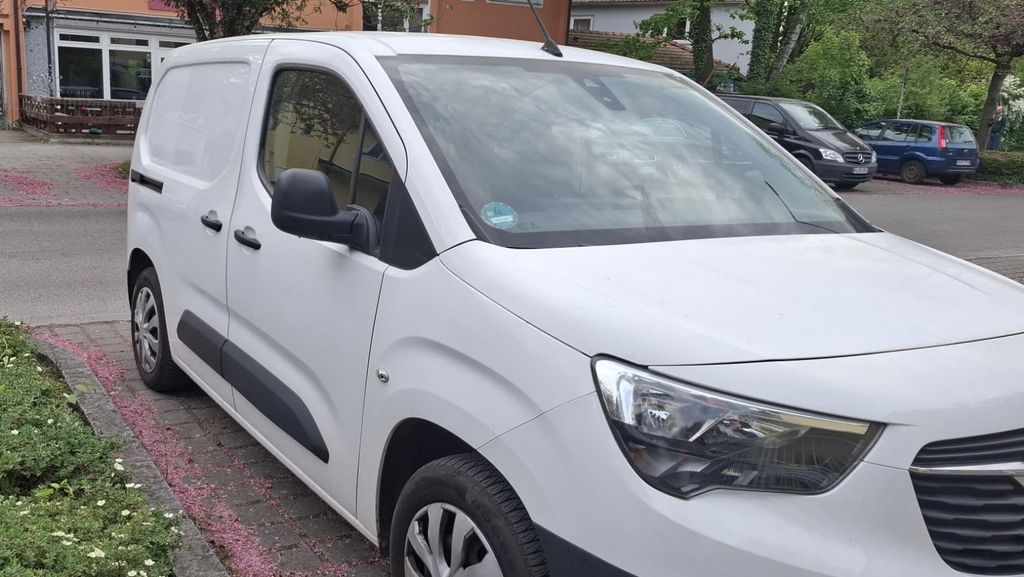 Opel Combo 89.000 km 12.500 &euro; München 81479