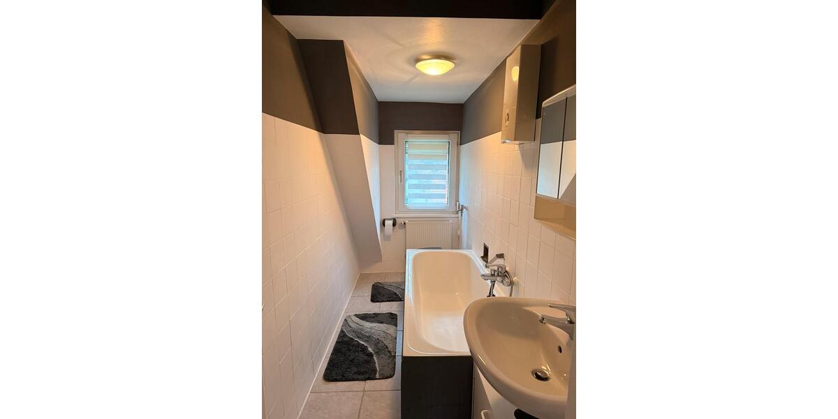 Etagenwohnung Braunfels - 4 Zimmer, 105 m&sup2;, 1.250&euro; | Angebot:25288833