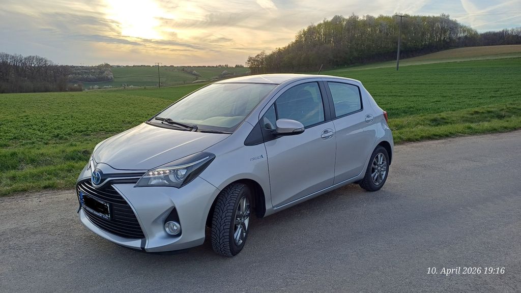 Toyota Yaris 73.500 km 11.100 &euro; Dittelbrunn 97456