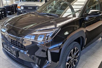 Toyota Yaris Cross 3.900 km 27.890 € Winterberg 59955