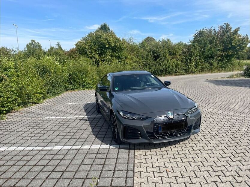 i4