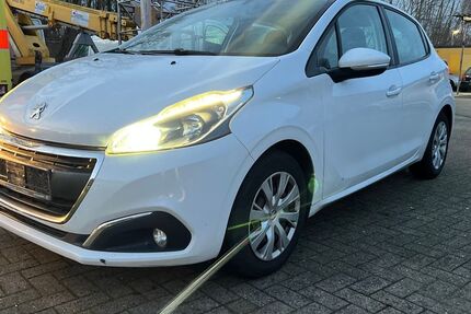 Peugeot 208 117.125 km 4.999 &euro; Rastede 26180