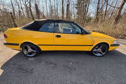 Saab 900