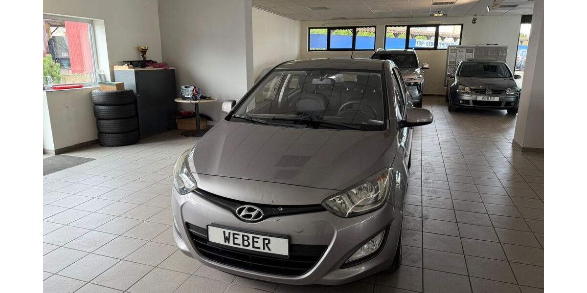 Hyundai i20 102.000 km 4.600 &euro; Hessisch Lichtenau 37235