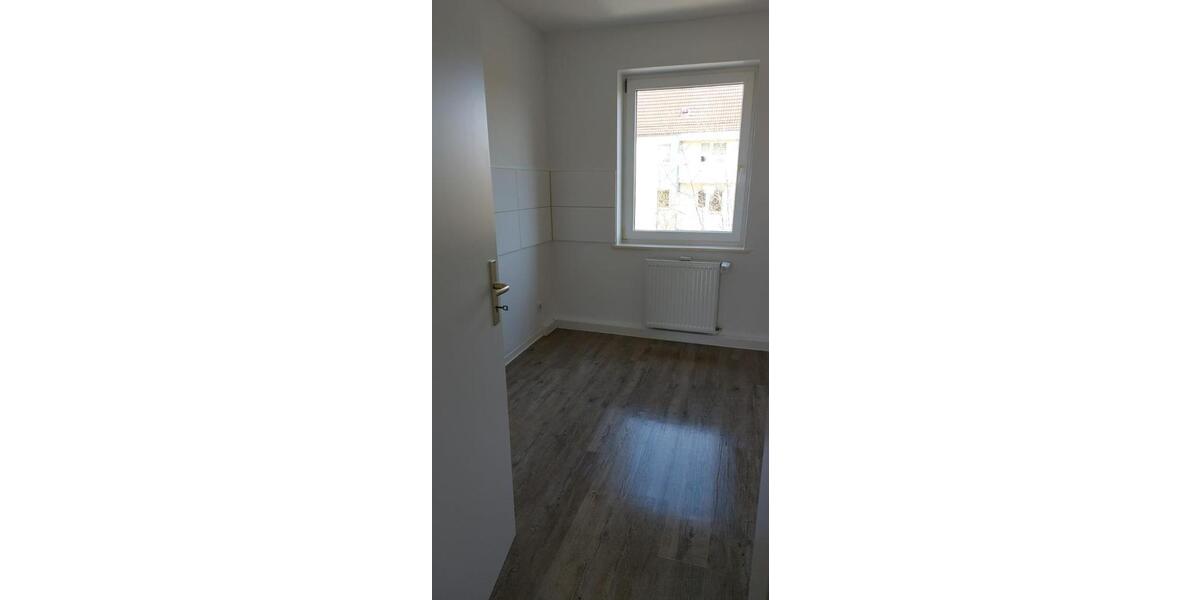 Etagenwohnung Sangerhausen - 4 Zimmer, 70 m&sup2;, 420&euro; | Angebot:26087094