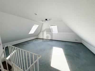 CHARMANT UND RUHIG WOHNEN - Maisonettenwohnung Halstenbek | Angebot:27152296