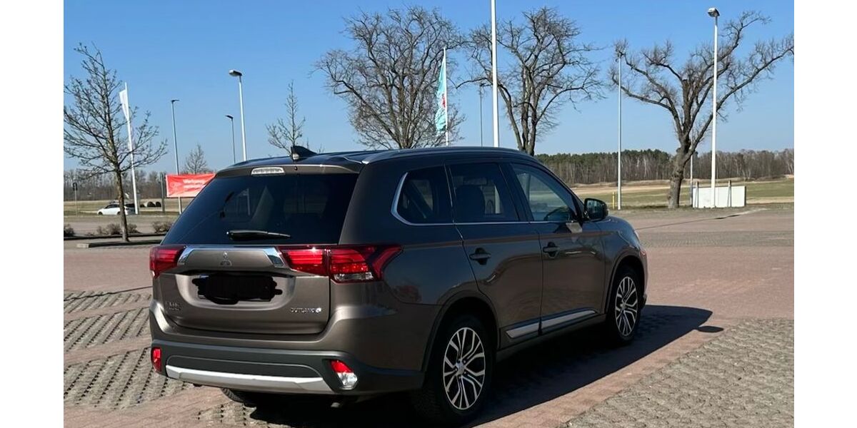 Mitsubishi Outlander 118.700 km 13.500 &euro; Falkensee 14612