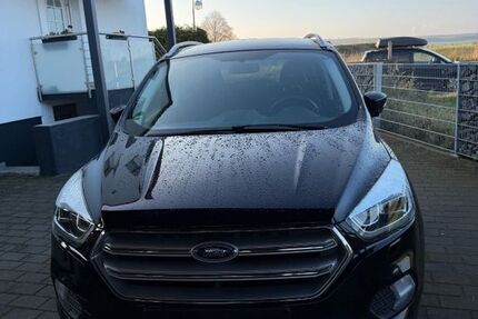 Ford Kuga 67.882 km 14.490 € Ohrum 38312