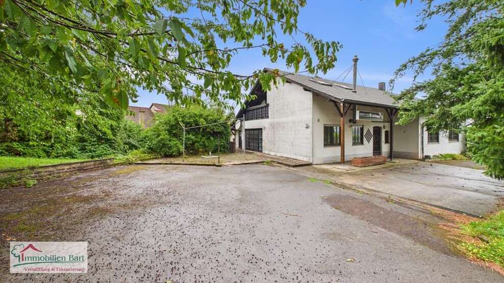 Haus zum Kaufen in Mettlach Weiten 295.000 € 245 m²