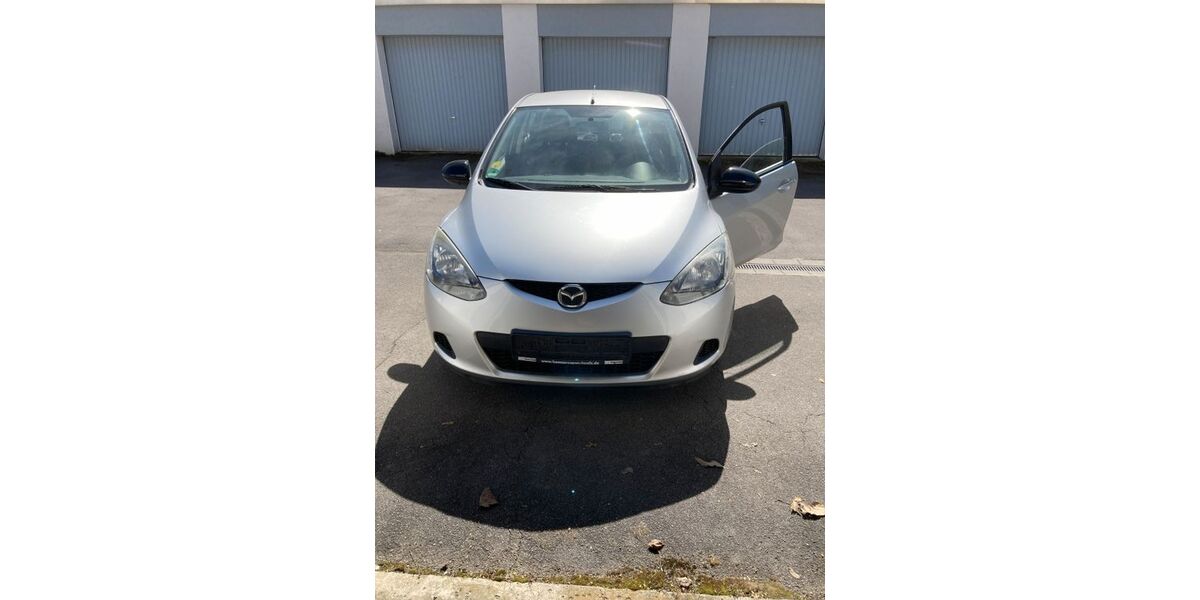 Mazda 2 95.000 km 3.900 &euro; Dortmund 44289