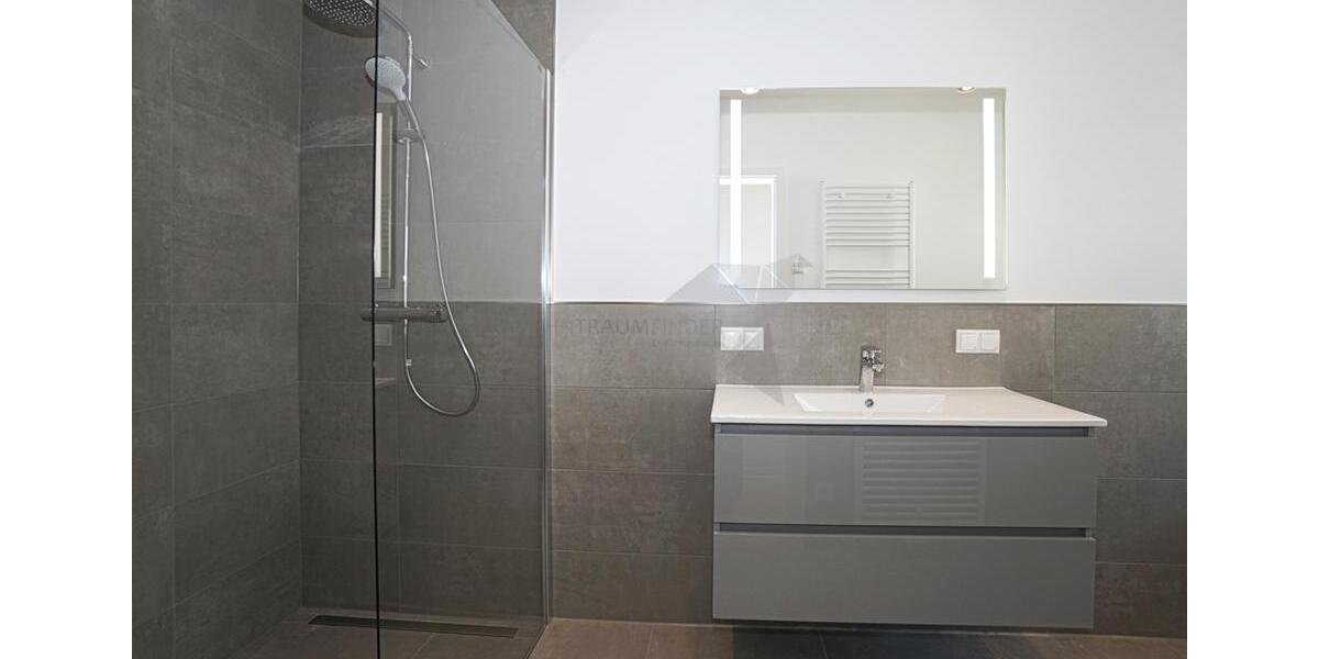 Doppelhaushälfte Chemnitz Rabenstein - 4.5 Zimmer, 134 m&sup2;, 1.950&euro; | Angebot:26007959