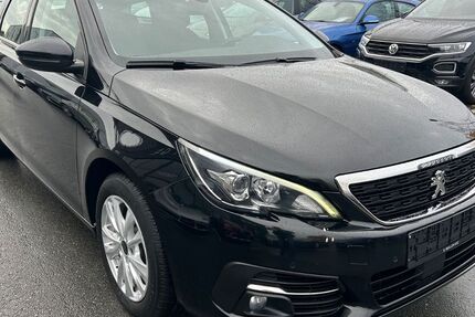 Peugeot 308 239.555 km 6.900 € Fürth 90763