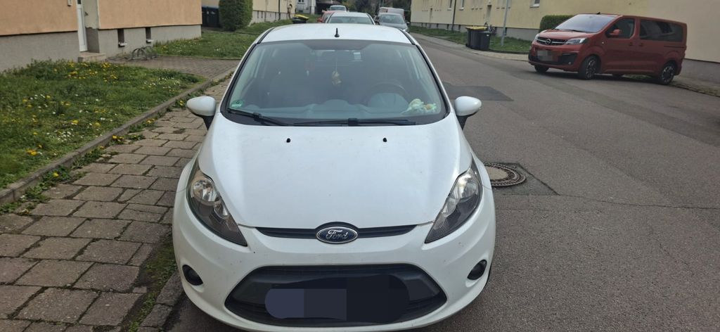 Ford Fiesta 173.417 km 2.500 &euro; Zwenkau 04442
