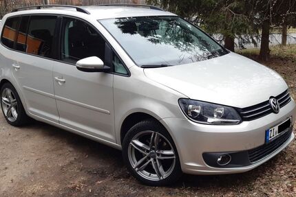 VW Touran 142.000 km 7.890 &euro; Eckartsberg 02763