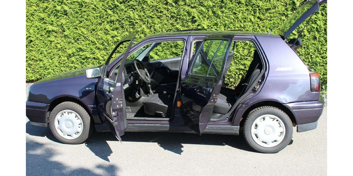 VW Golf 40.160 km 4.900 &euro; Tangstedt 25499