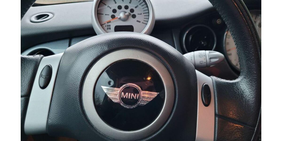 Mini ONE 199.000 km 2.550 &euro; Ratekau 23626
