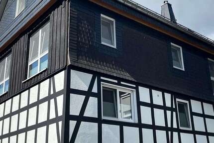 Haus Medebach - 10 Zimmer, 400 m&sup2;, 469.000&euro; | Angebot:24375760