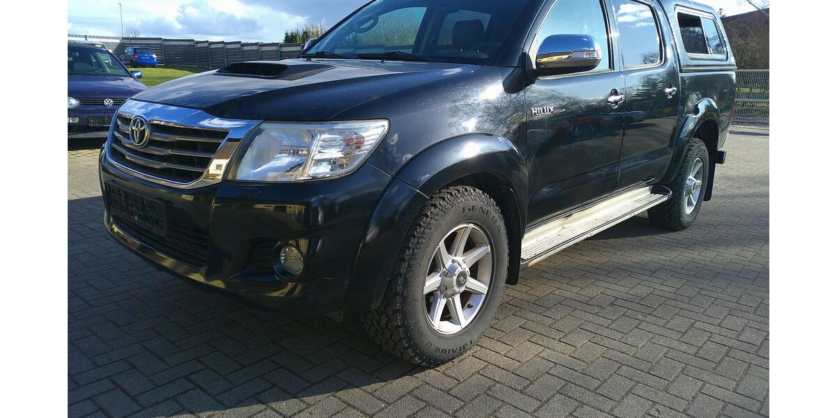 Toyota Hilux 222.000 km 14.900 &euro; Neddemin 17039