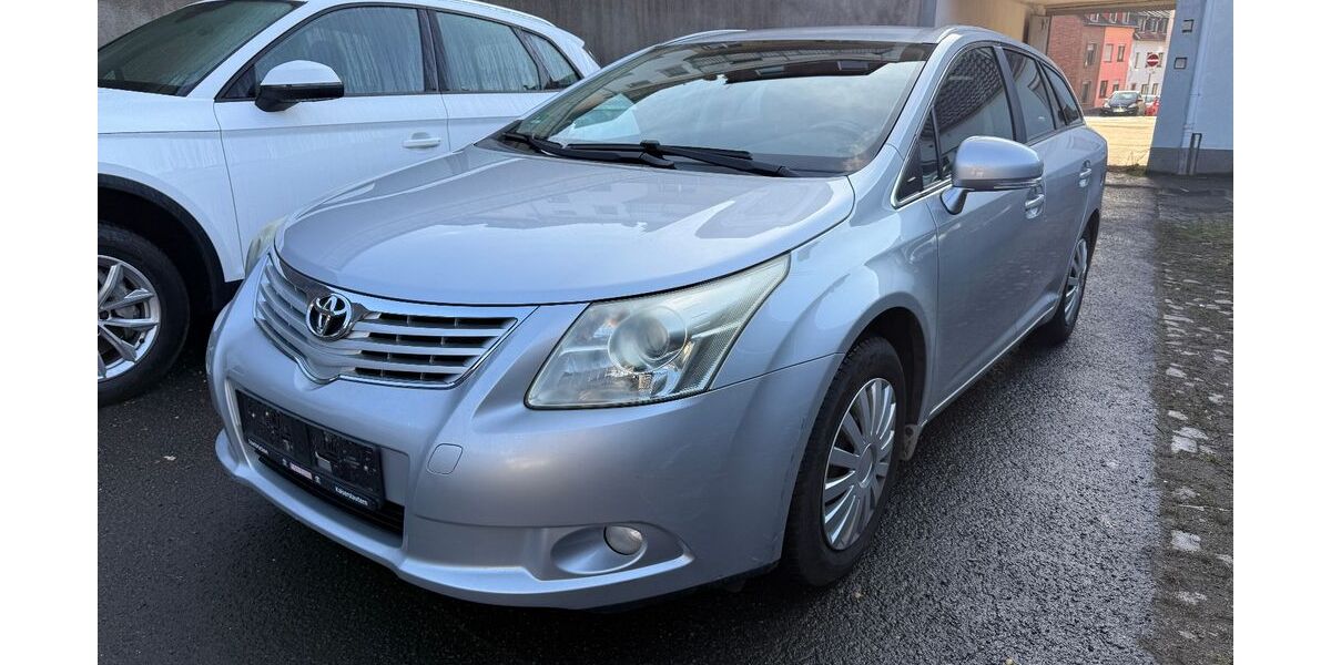 Toyota Avensis 199.000 km 6.800 &euro; Saarbrücken - Burbach 66115