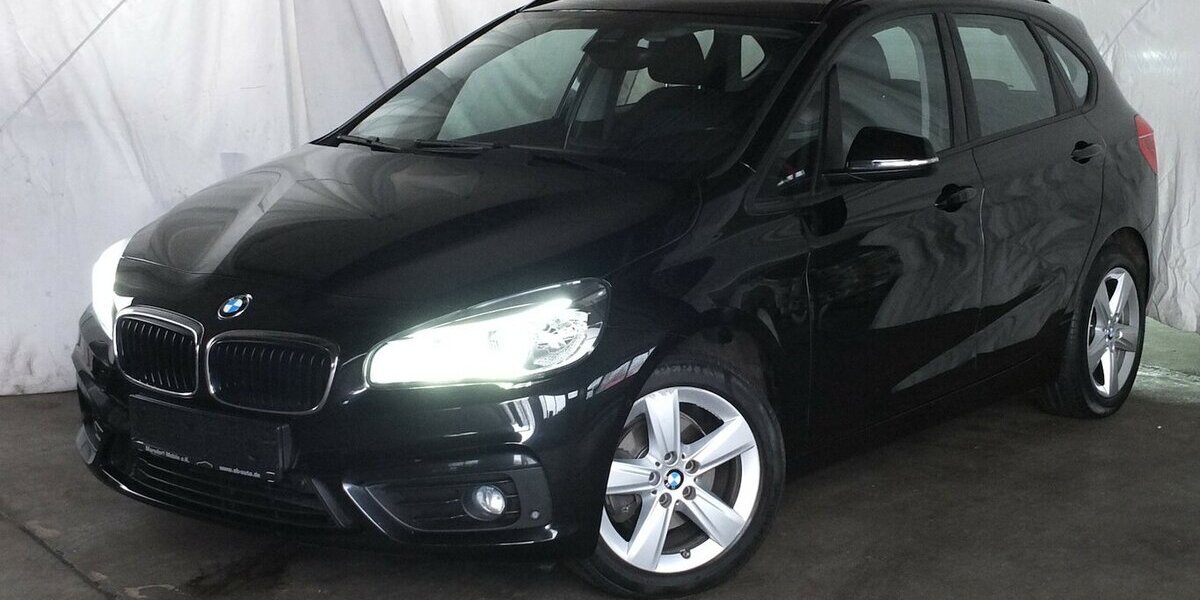 BMW 218 Active Tourer ADVANTAGE NAVI PARKASISSTENT SHZ 124.575 km 10.908 &euro; Köln 50858
