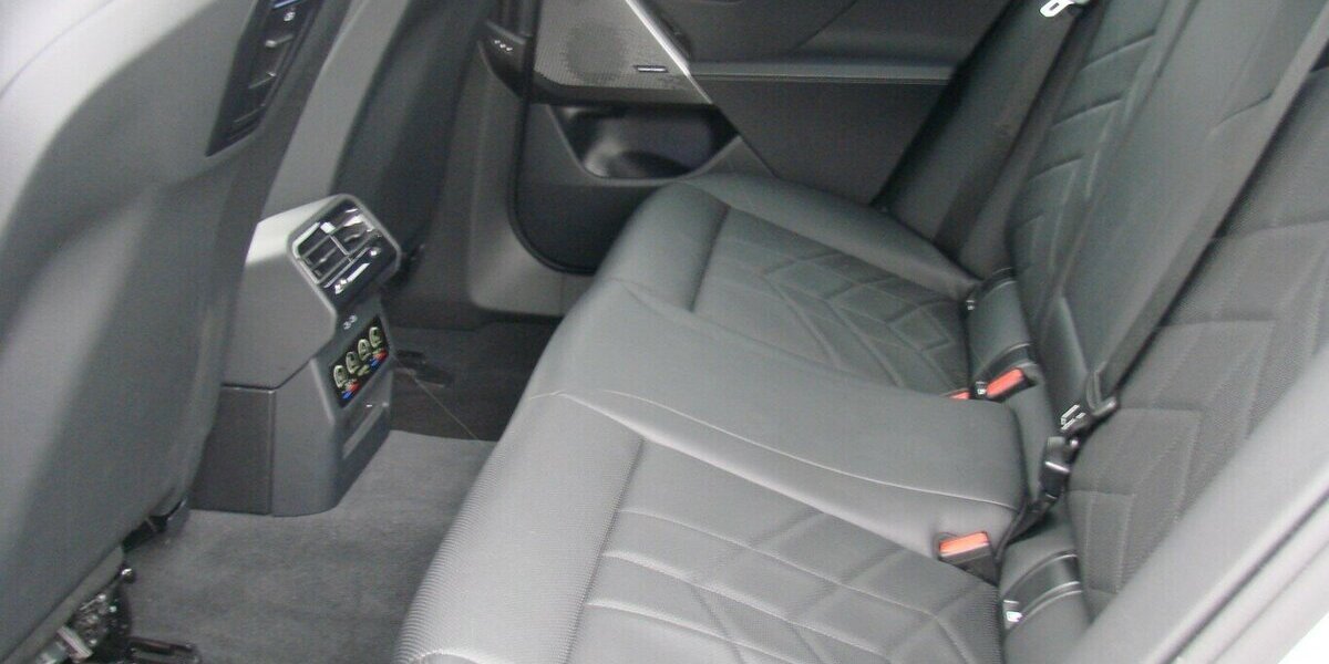 BMW 520 520d M Sport Pro Xdrive ACC 360º H&K ACC HUD 24.408 km 55.980 &euro; Falkensee 14612