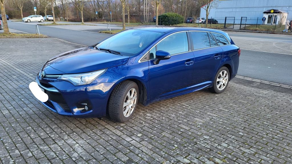 Toyota Avensis 124.000 km 13.500 &euro; Hagen 58135