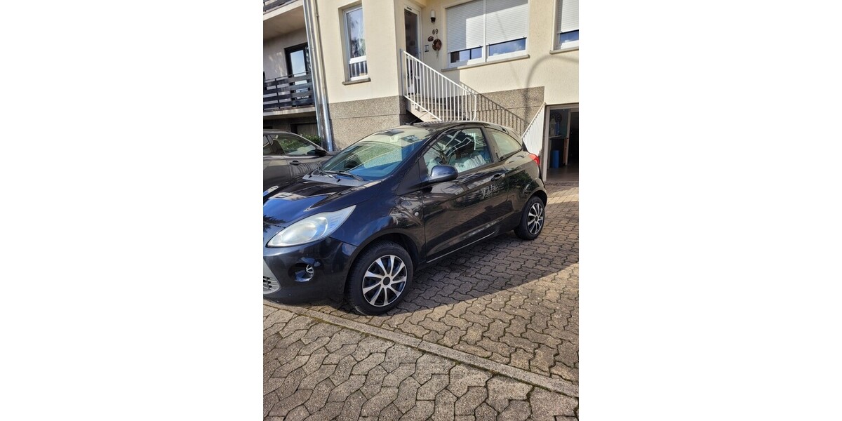 Ford Ka 180.000 km 2.490 € Schwalbach 66773