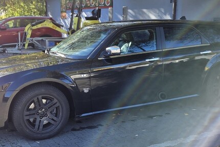 Chrysler 300C 302.000 km 3.000 € Berlin 10178