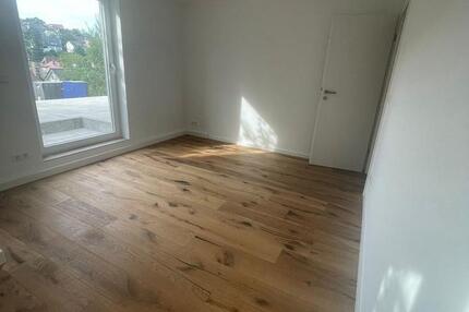 2 ER FRAUEN WG 1 Zimmer FREI (Keine jobcenteranfragen !!! )