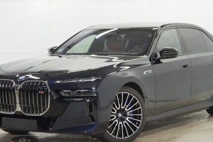 BMW i7 5.200 km 127.770 &euro; Mülheim 45472