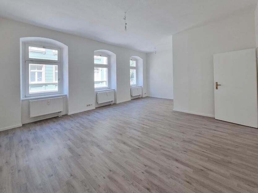 2 Zimmer mit großem Wohnbereich im Herzen Löbaus! zimmer