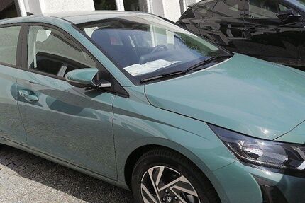 Hyundai i20 2.142 km 18.999 &euro; Traunstein 83278