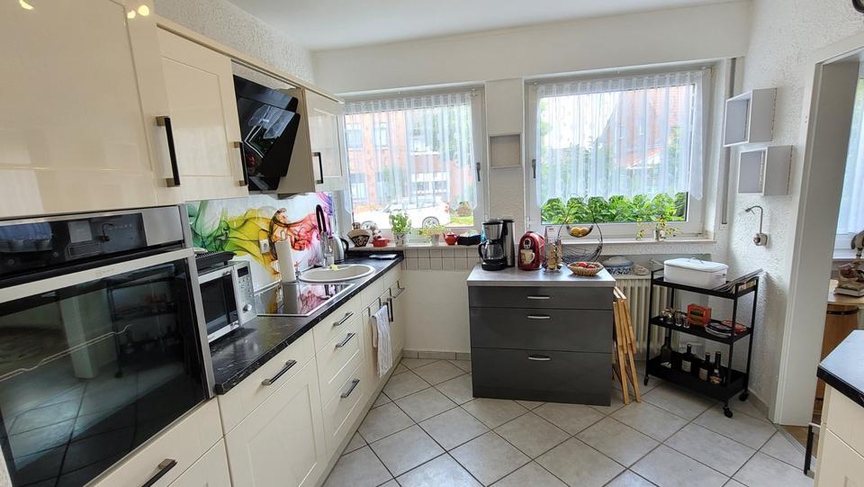 Zweifamilienhaus in Selm 183 qm OG vermietet EG frei 889 qm insg.