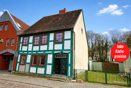 HORN IMMOBILIEN++ Friedland, historisches Stadthaus mit 6 Zimmern, Kaminöfen, 2 Bädern und Garage - Haus Friedland | Angebot:26181375