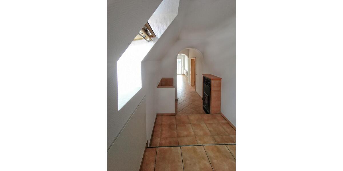 Dachgeschoßwohnung Hartheim am Rhein - 4 Zimmer, 132 m&sup2;, 1.584&euro; | Angebot:26624238