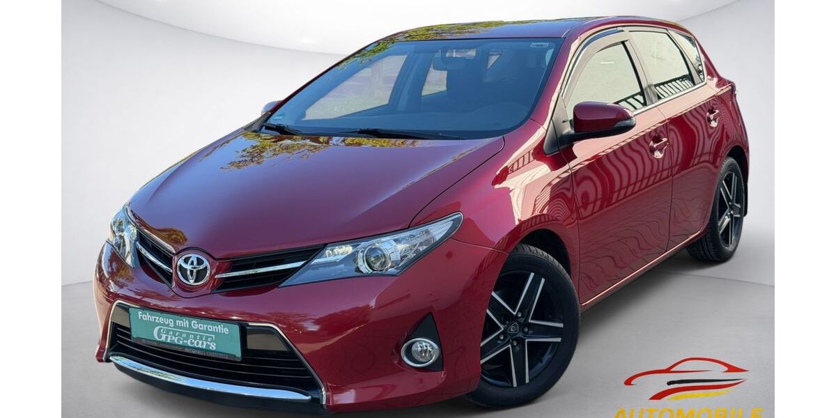 Toyota Auris 49.637 km 9.490 &euro; München 81825