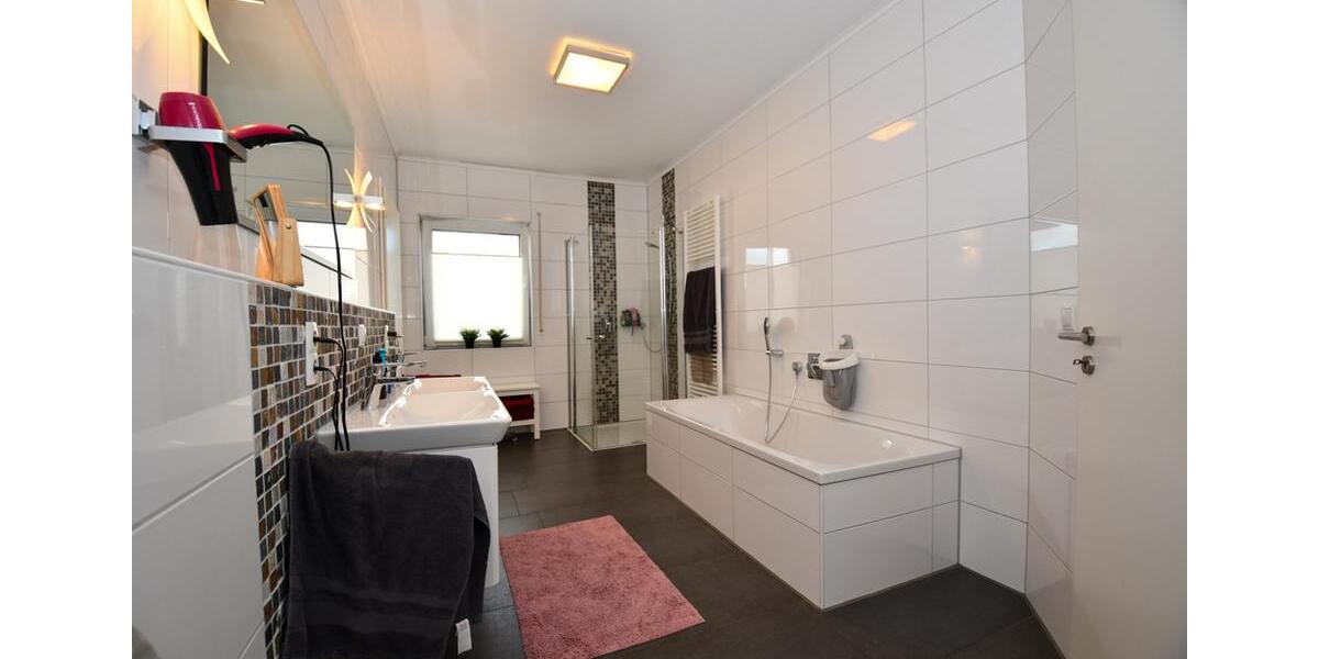 Einfamilienhaus Friesoythe - 4 Zimmer, 190 m&sup2;, 1.450&euro; | Angebot:26133179