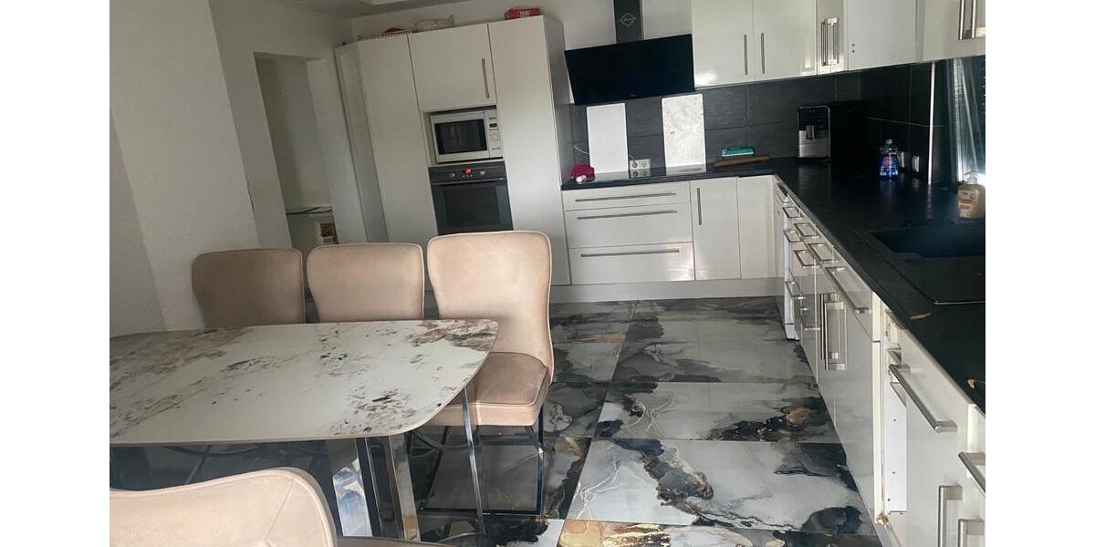 Einfamilienhaus Nürtingen - 6 Zimmer, 225 m&sup2;, 2.000&euro; | Angebot:26387440