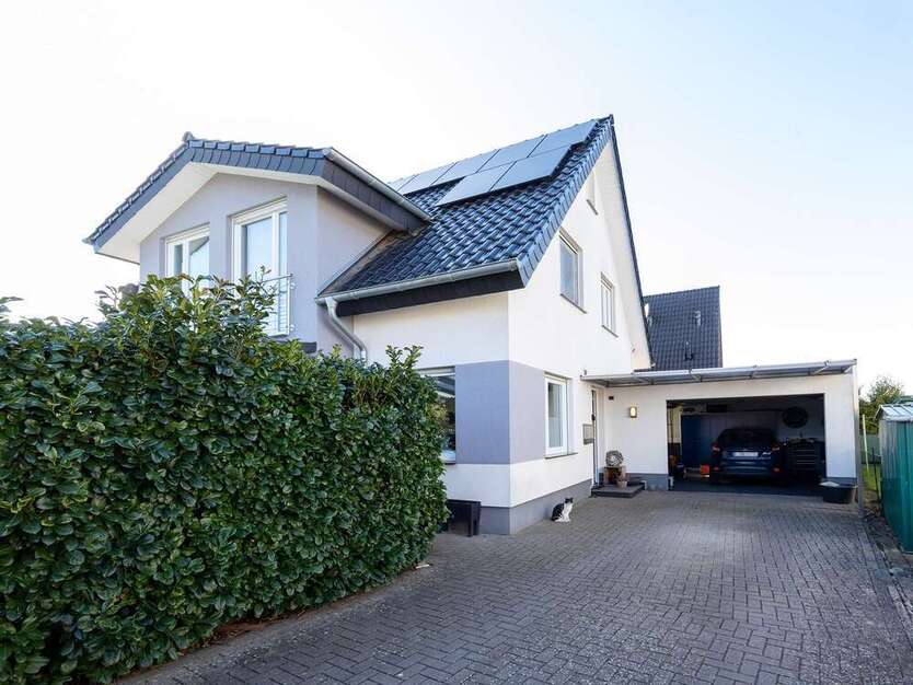 Haus zum Kaufen in Bad Salzuflen 470.000 € 131.13 m²