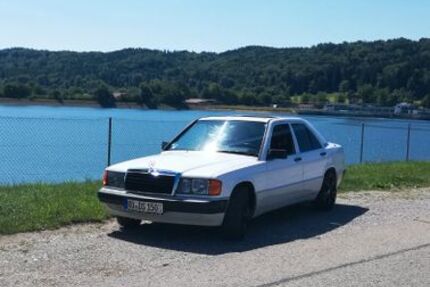 Mercedes-Benz 190 228.500 km 8.300 &euro; Bruckmühl 83052