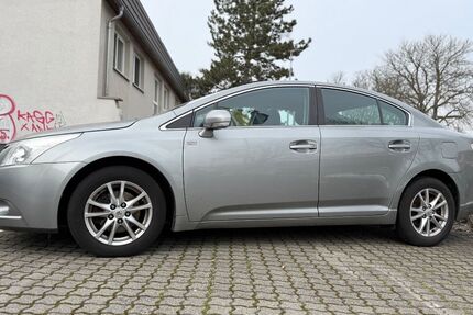 Toyota Avensis 143.823 km 6.900 &euro; Chemnitz 09130