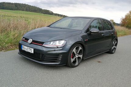 VW Golf 106.000 km 15.550 &euro; Mantel 92708
