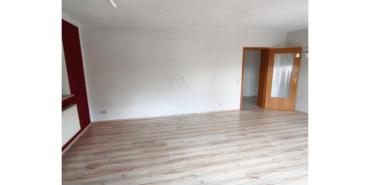 Ortsrandlage -3 Zi. Wohnung im EG mit Garage, Keller und Garten (auf Wunsch) - Etagenwohnung Adelsdorf OT | Angebot:27370413