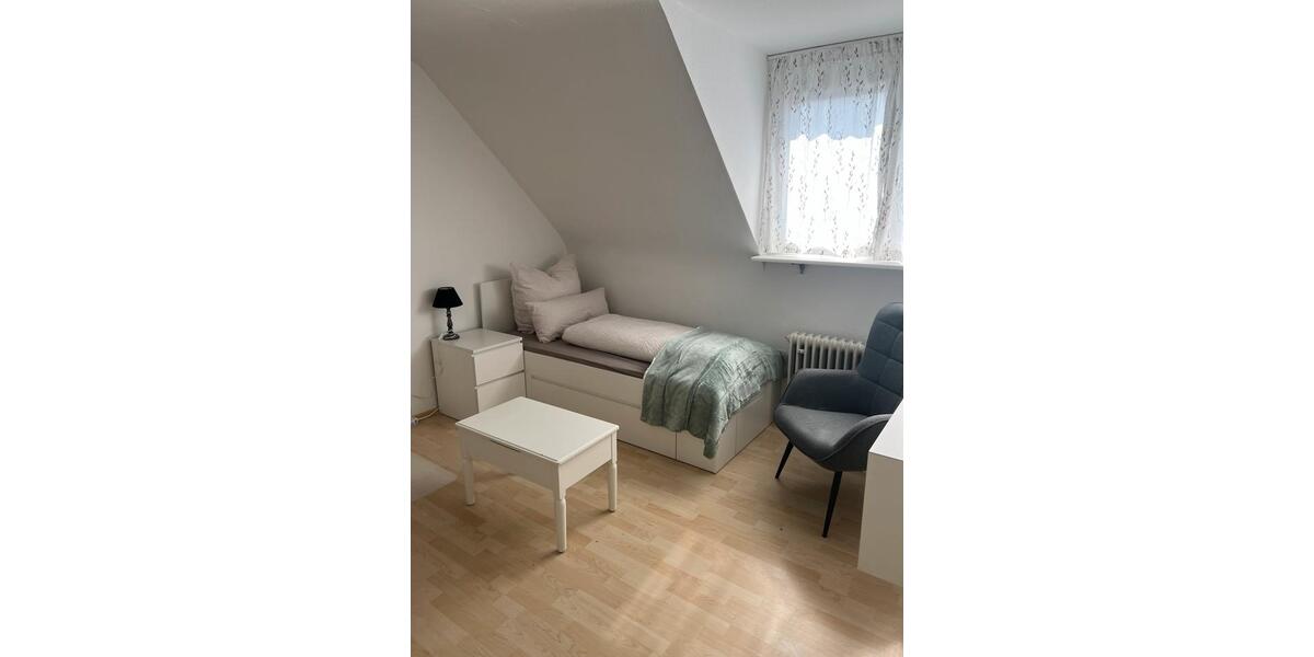 Dachgeschoßwohnung Neuenburg am Rhein - 1 Zimmer, 15 m&sup2;, 650&euro; | Angebot:26380271