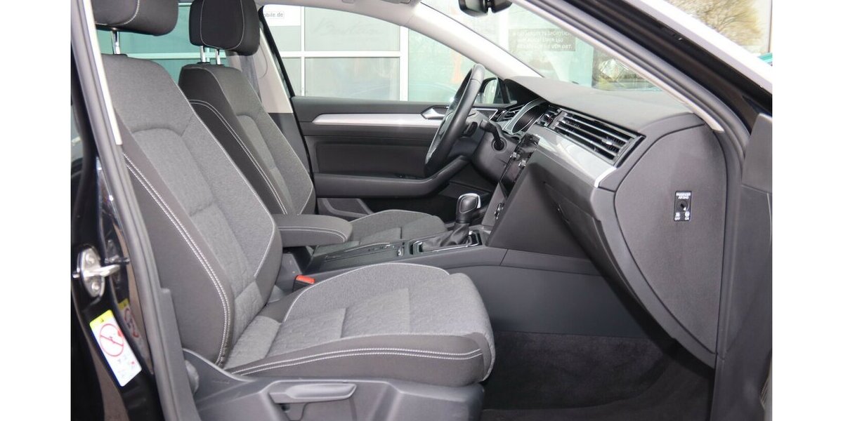 VW Passat 1.5 TSI BUSINESS/DSG/ACC/NAVIGATION/PDC 66.690 km 21.900 &euro; Villingen-Schwenningen 78054